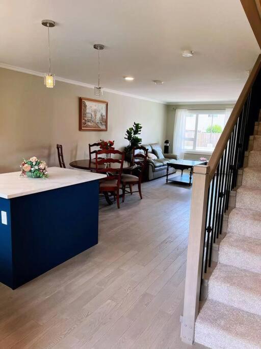 Brand New Luxury 2-Bedroom Townhouse. 던컨 외부 사진